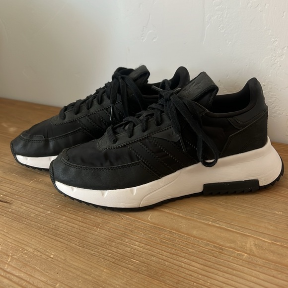 Women’s Adidas Retropy - Picture 2 of 3